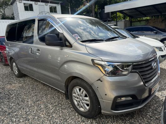 Hyundai Grand Starex Básico