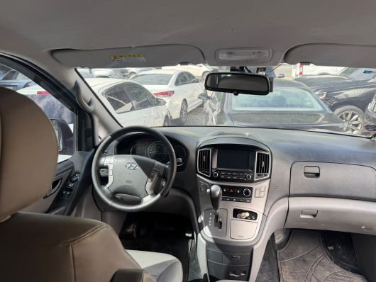 Hyundai Grand Starex Básico
