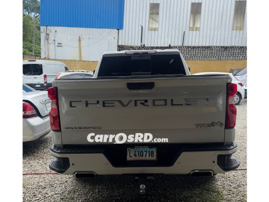 Chevrolet Silverado Camioneta en venta