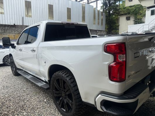 Chevrolet Silverado High Country