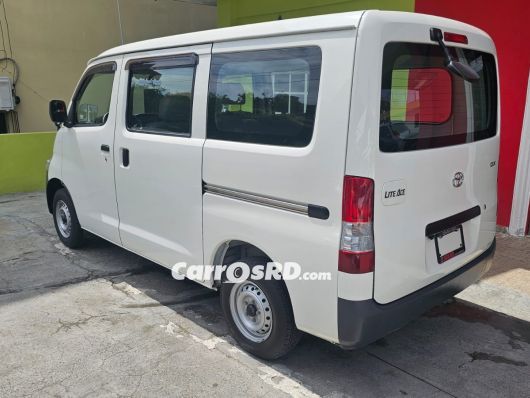 Toyota Lite-Ace Minivan en venta