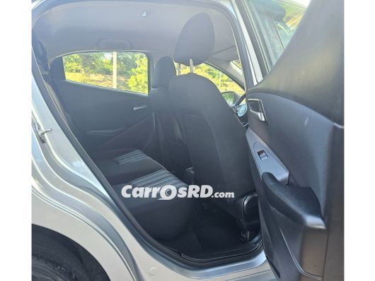 Mazda 2 Carros en venta