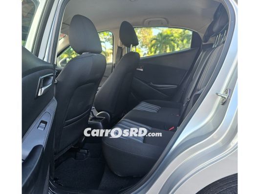 Mazda 2 Carros en venta