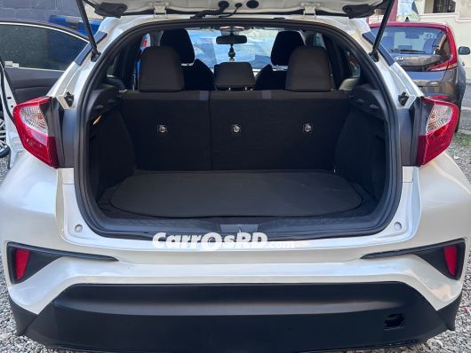 Toyota C-HR Carros en venta