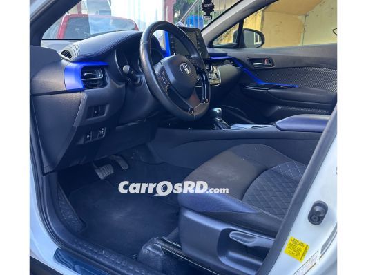 Toyota C-HR Carros en venta