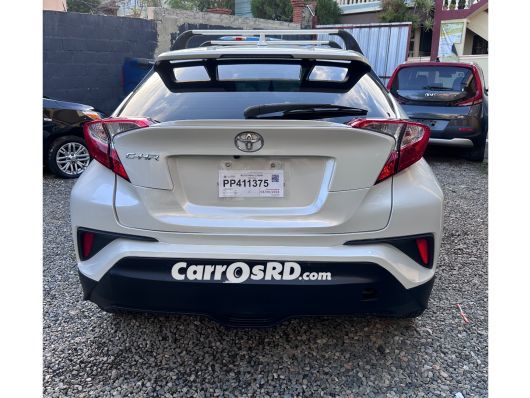 Toyota C-HR Carros en venta