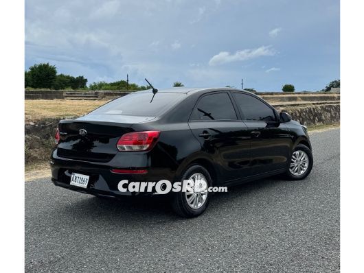 Kia Soluto Carros en venta