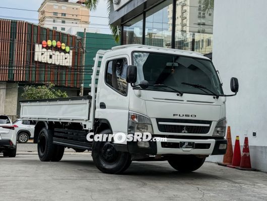 Mitsubishi Canter Camion en venta