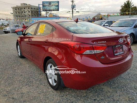 Hyundai Elantra Carros en venta