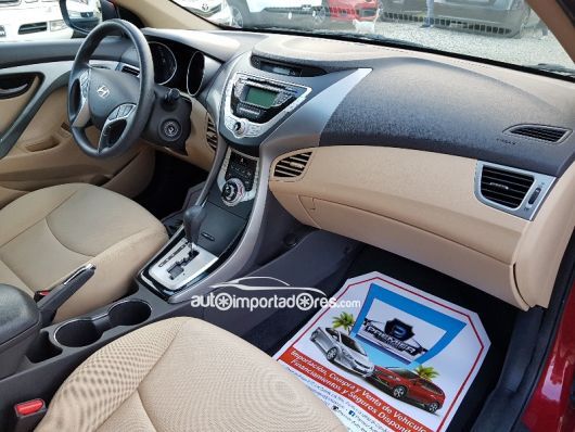 Hyundai Elantra Carros en venta